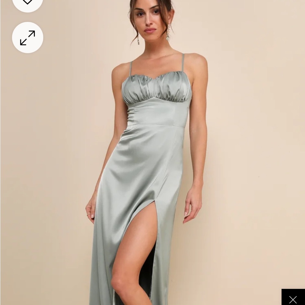 Green Backless Gown with Slit and Sweetheart Neckline for Wedding Guest - Picture 3 of 3